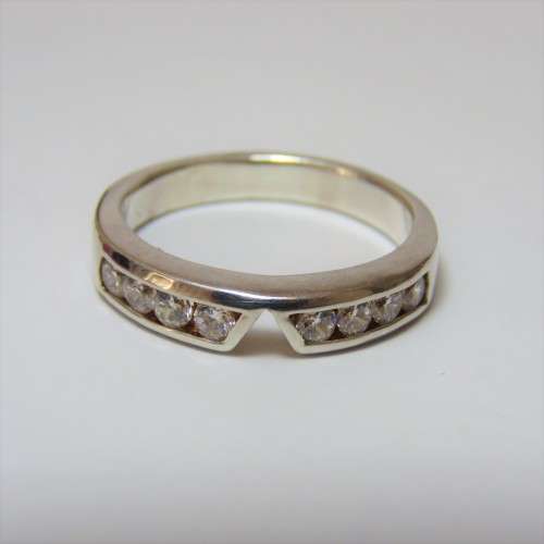 Sterling silver ring with 6 stones - Size O - 4,0 g