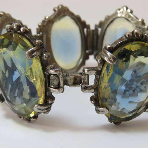 Vintage 1950/1960 costume bracelet with mystic stones - Beautiful item - Clasp must be fixed