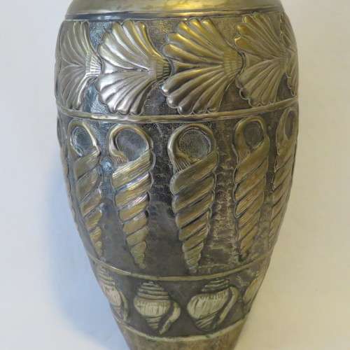 Vintage yellow copper (brass) pot with seashells - Height 34 cm