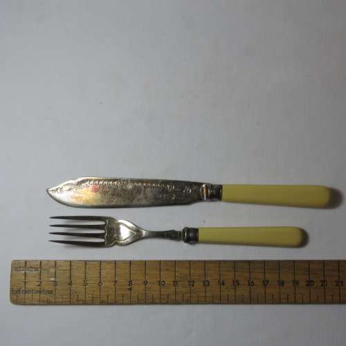 EPNS 12 piece vintage fish cutlery set - In original box