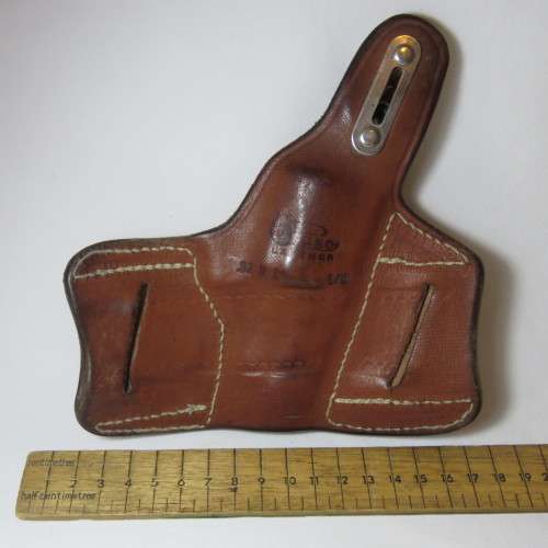 .32 R2 Left hand revolver holster