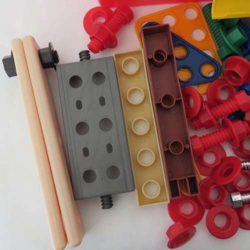 Plastic bolts and nuts for younger children - Play set - 86 Pieces with tool case