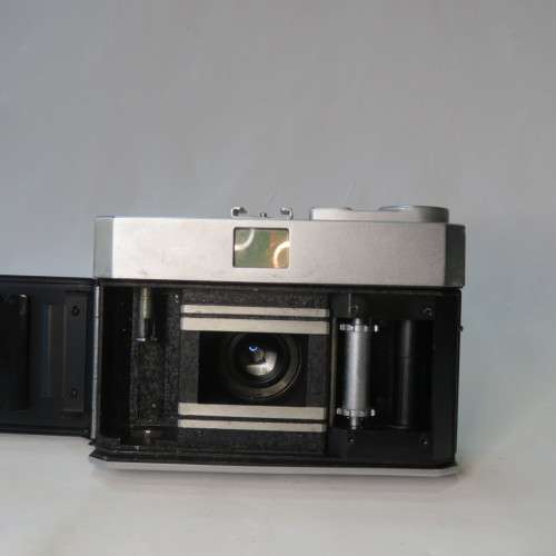 Hamano 35 Film camera with Tokinon 1:2.8 lens missing rewinder - In leather case