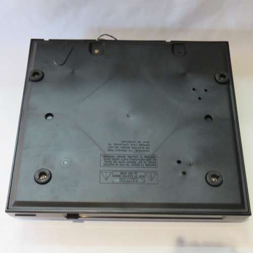 Vintage Hitache HT-MD28 turntable - Good condition - 34 x 36 cm - Turntable 28 x 28 cm