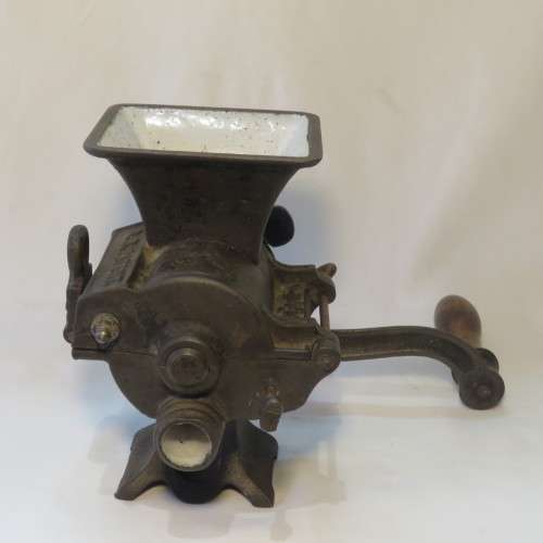 Antique D.R. Patent no.12 tobacco shredder - Needs one set of blades