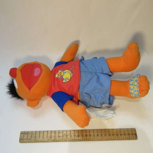 Sesame Street Check-up Ernie talking doll - Dutch version