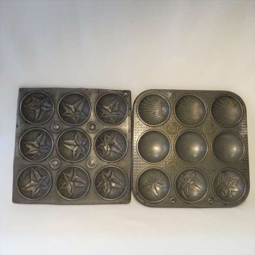 2 Vintage cookie baking trays