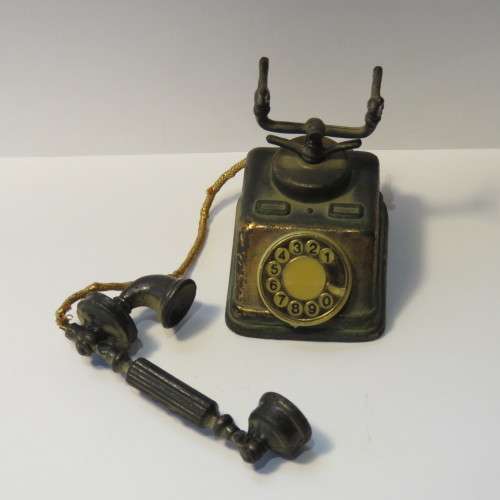 Vintage Durham Industries cast iron telephone - Doll house miniatures