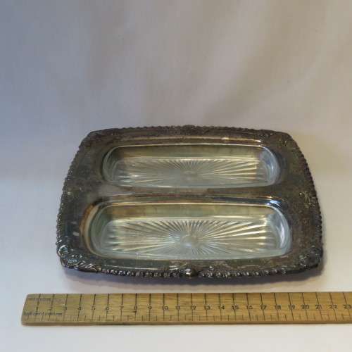 Vintage EM ESS (SP on B) silverplated double butter dish with glass inserts