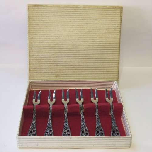 6 Dutch silverplated cocktail forks - In original box