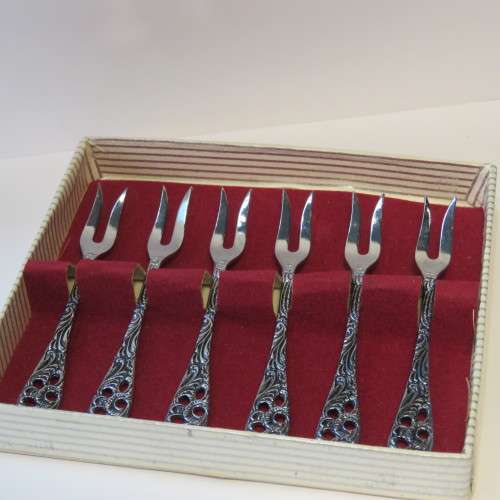 6 Dutch silverplated cocktail forks - In original box