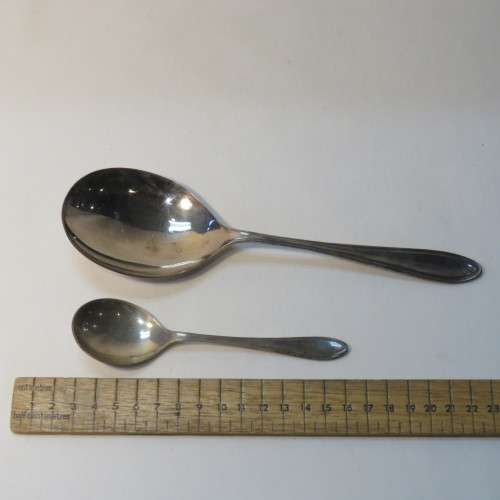 Seranco silverplate 6 pudding spoons with dishing up spoon in original (damaged) box