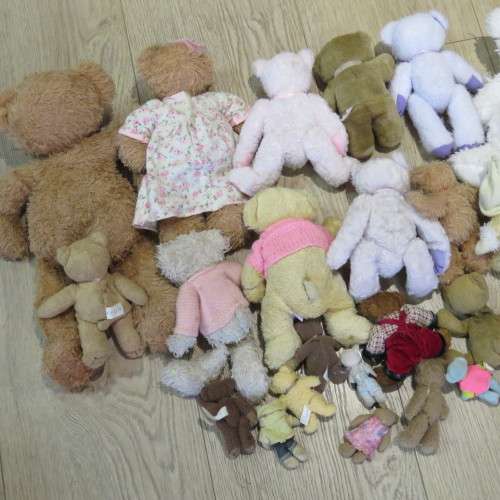Lot of 24 vintage Teddy Bear soft toys