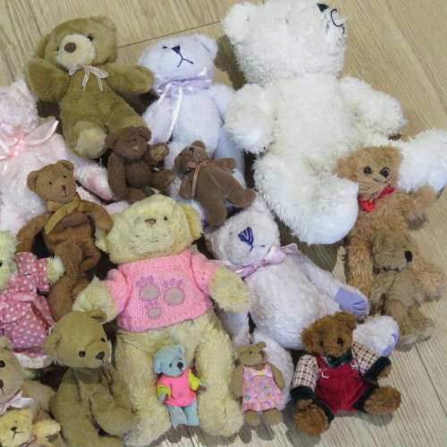 Lot of 24 vintage Teddy Bear soft toys