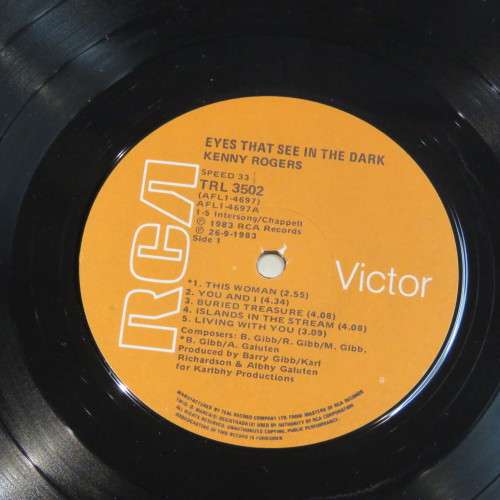 Vintage Music LP Vinyl 33 rpm Kenny Rodgers - Eyes that see in the dark - RCA 1983 - TRL3502