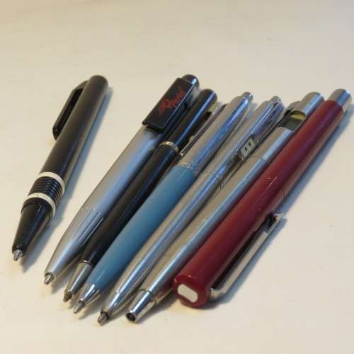 Lot of 2 Papermate pens plus 5 other needs refills