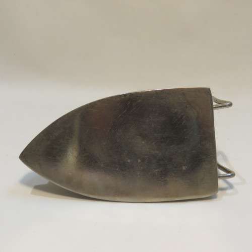 Vintage 1940/50 Prilect Electric travelling Iron - In original tin