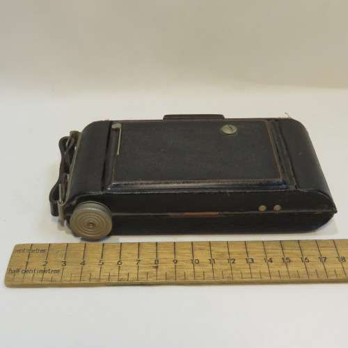 Kodak folding Brownie six-20 camera KODETTE 2 - Cracked view finder glass but in very good condition