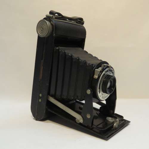 Kodak folding Brownie six-20 camera KODETTE 2 - Cracked view finder glass but in very good condition