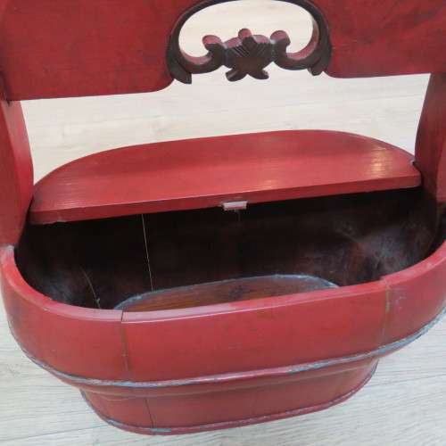 Chinese red lacquered lunch box - Base 20 x 36 cm - 47 cm High