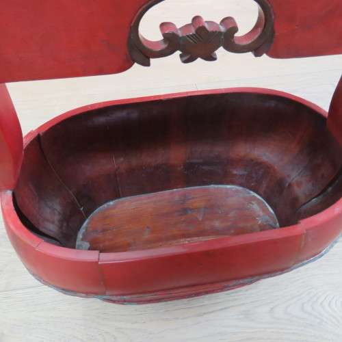 Chinese red lacquered lunch box - Base 20 x 36 cm - 47 cm High
