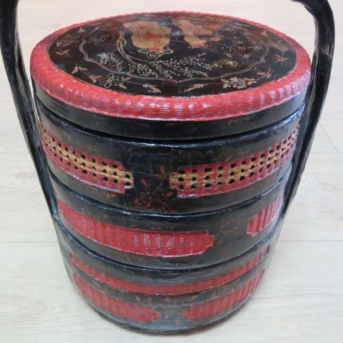 Chinese red, black and gold wedding basket - Top 28 x 28 cm - 46 cm High