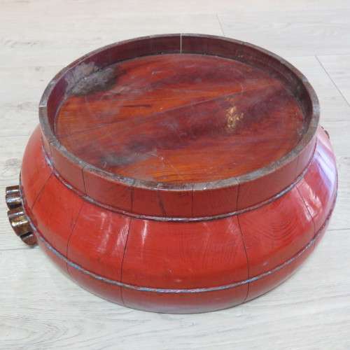 Chinese red lacquered round basin with lid - Base 34 x 34 cm - Top 43 x 43 cm - 19 cm High