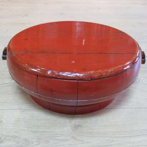 Chinese red lacquered round basin with lid - Base 34 x 34 cm - Top 43 x 43 cm - 19 cm High