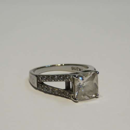 TK 316 Grade stainless ring with clear stones - Size N/O