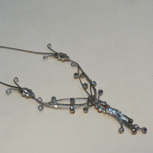 Vintage costume jewellery choker necklace with pink stones