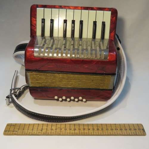 Vintage Hohner Mignon accordion with brand new straps