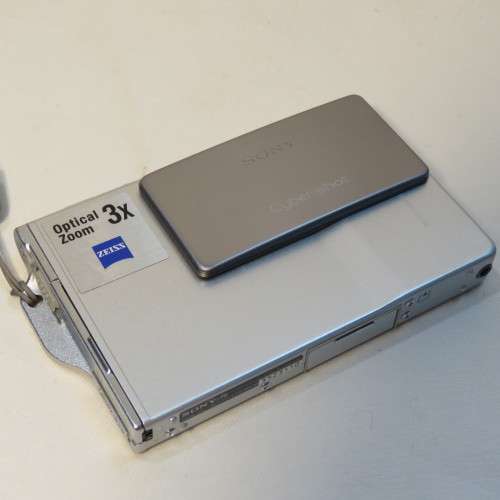 Sony DSC 17 digital still camera with books, stand, case, cables and 128 MB memory card