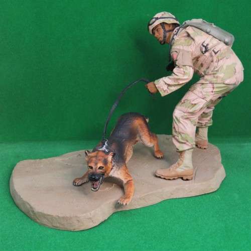McFarlane Military US Air Force Security Forces K-9 handler figurine - Military series 3
