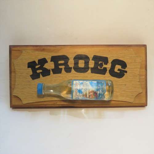 Bar ornament wall display