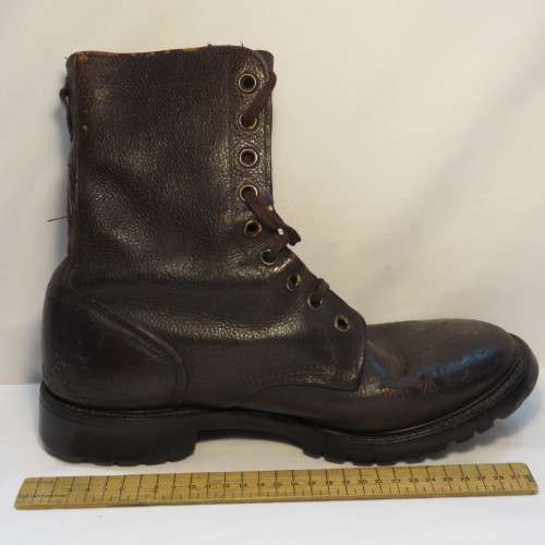 Pair of SADF leather boots - Size 277