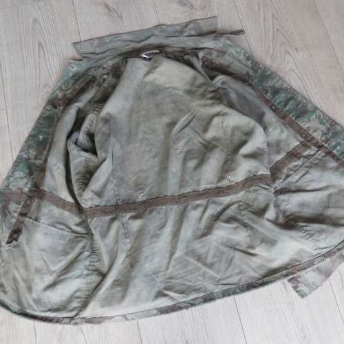 Koevoet camo pattern Task Force bush jacket buttons missing in front - Some holes on back