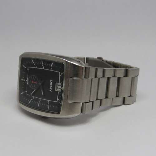 DKNY NY-1315 mens Quartz watch - Excellent working condition