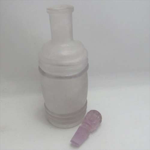 Antique glass perfume bottle with stopper - Luce`s