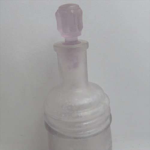 Antique glass perfume bottle with stopper - Luce`s