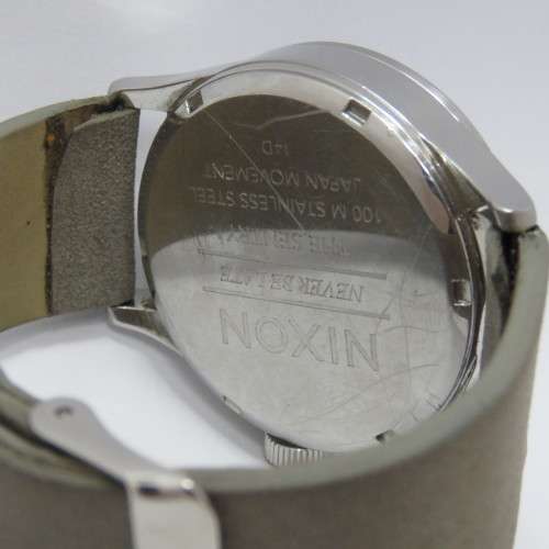 Nixon Sentry mens quartz watch - Scratch on glass - Working