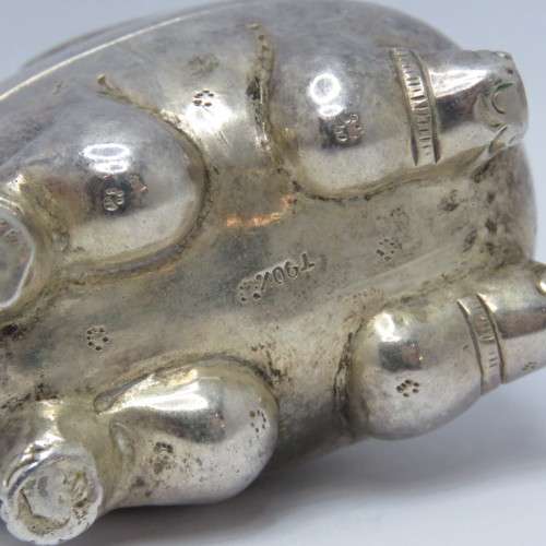 Antique Cambodian silver betel box in elephant shape - Weighs 51,5 g