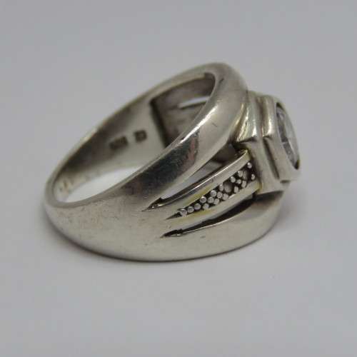 Sterling silver 925 ring with Cubic Zirconia - Size P - Weight 9,1 g