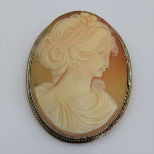 Italian 800 silver cameo brooch/pendant