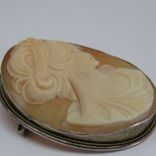 Italian 800 silver cameo brooch/pendant