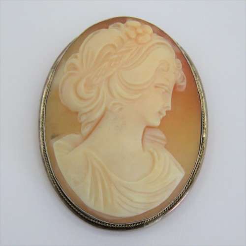 Italian 800 silver cameo brooch/pendant