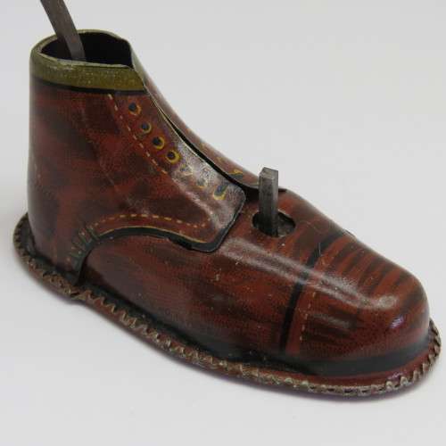 Vintage mechanical shoe - Not sure what it does
