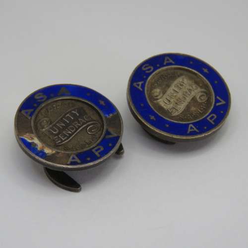 Pair of SA Railway and Harbour ASA-APU button badges - Weighs 12,1 g