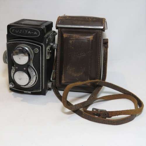 Vintage Fujita-A camera Twin lens reflex with Fujitar 1:3.5 F75 lenses