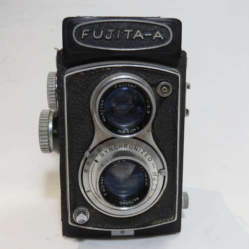 Vintage Fujita-A camera Twin lens reflex with Fujitar 1:3.5 F75 lenses