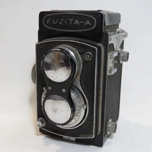 Vintage Fujita-A camera Twin lens reflex with Fujitar 1:3.5 F75 lenses